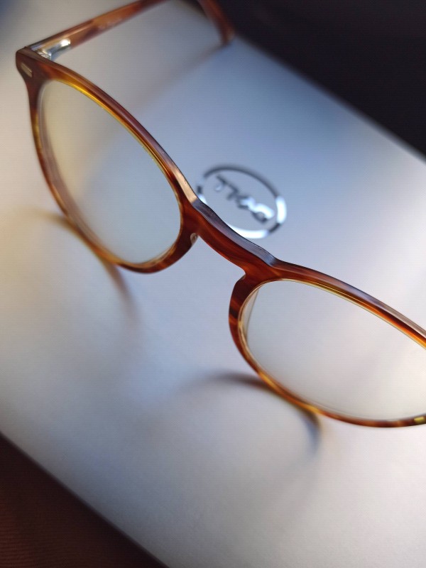 recherche opticien spécialisé pour lunettes verres progressifs photochromiques sur Saint-Raphaël 83700 VAR